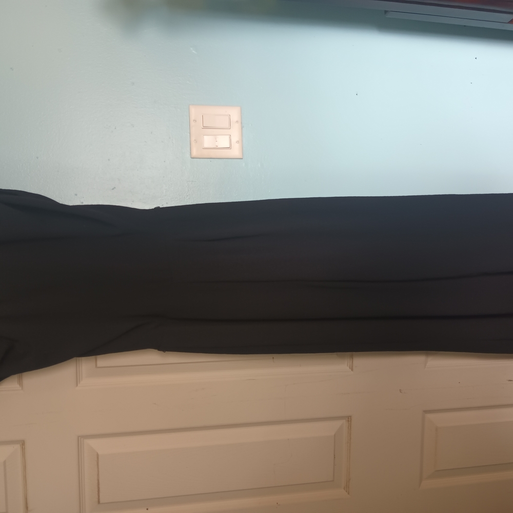 Black Sleeveless Top - Picture 2 of 2